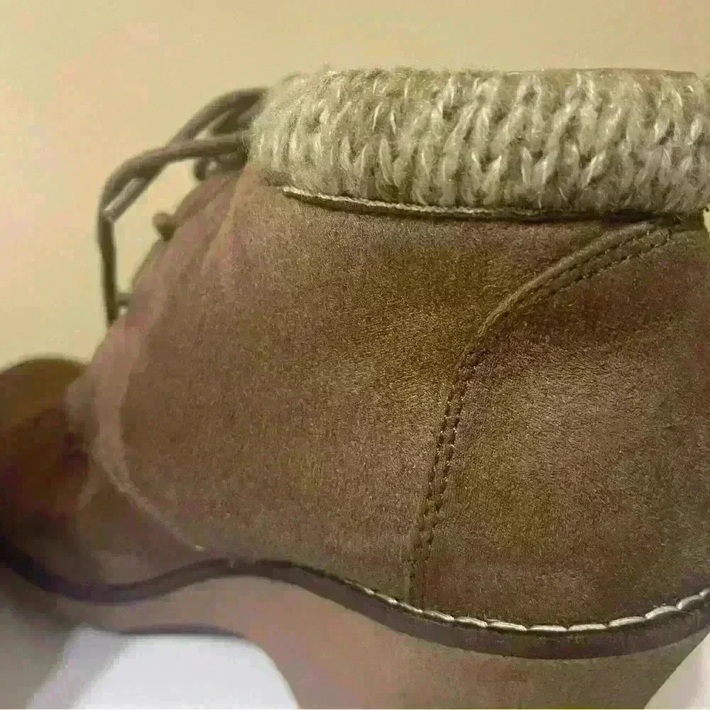 White Mountain Lilac Tan Ankle Boots Women's Size 10M Lace Up Wedge Heel - Picture 8 of 10